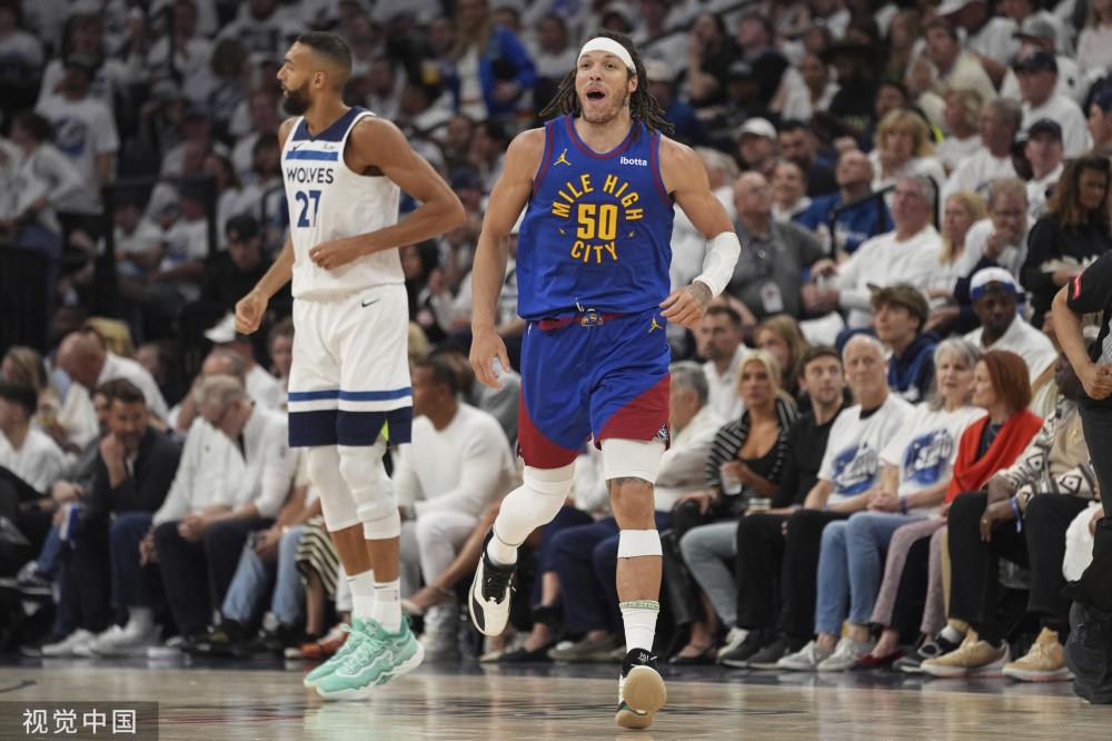 与此同时 与此同时